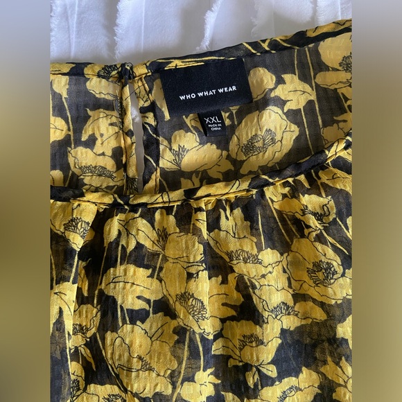 Who What Wear Sheer Peplum Top - Picture 2 of 6